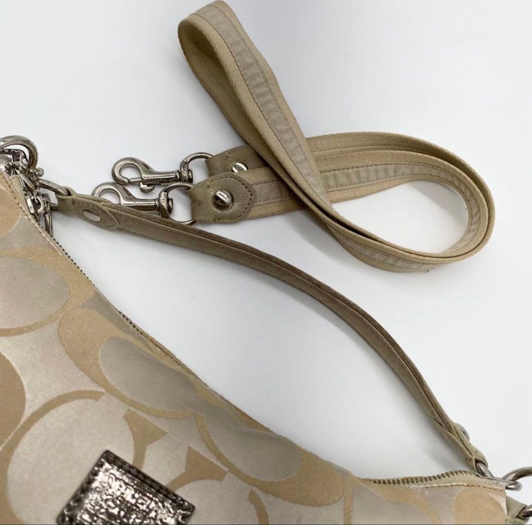 〇251047 コーチ ポピー シグネチャー ショルダーバック　18350