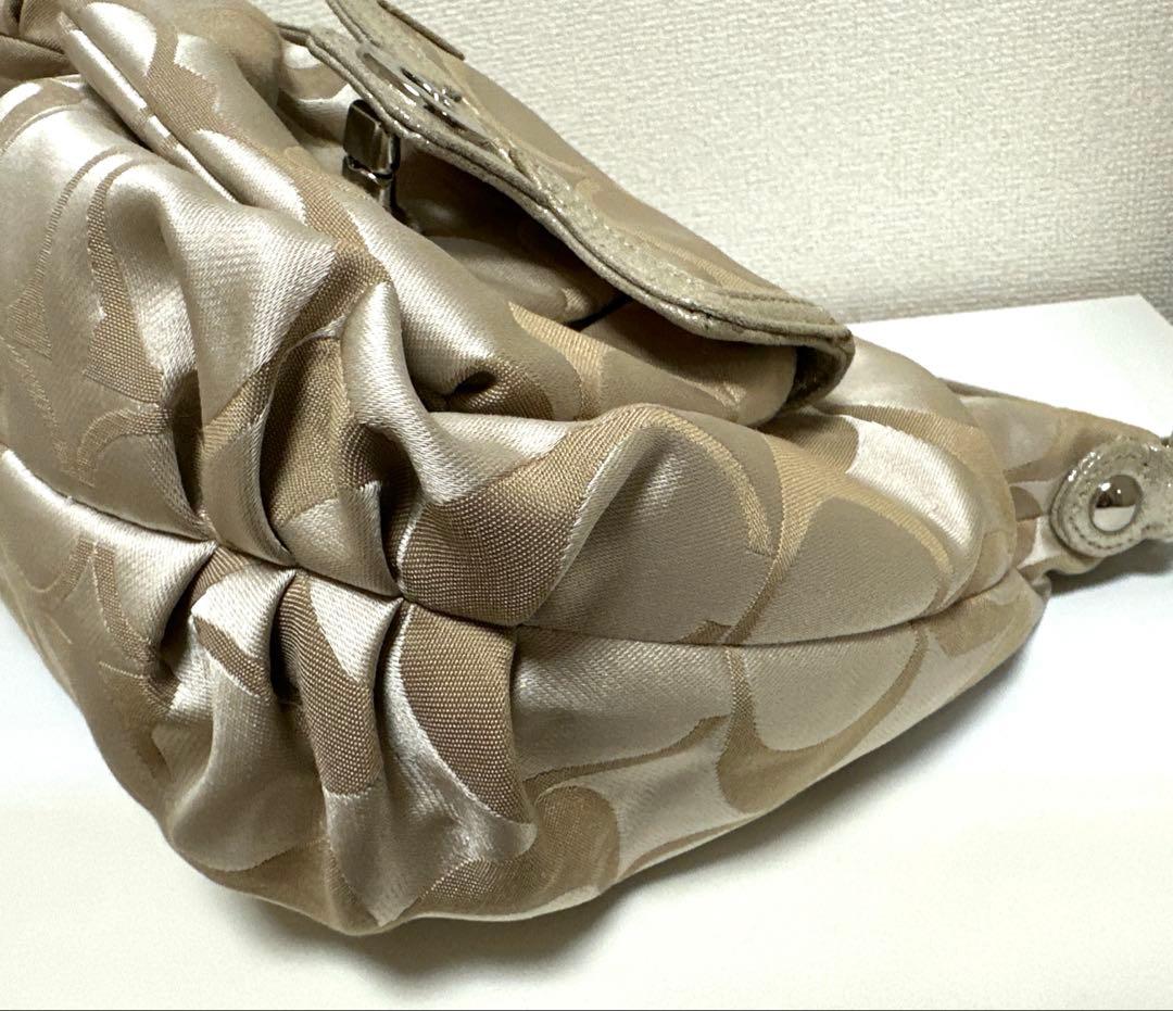 〇251047 コーチ ポピー シグネチャー ショルダーバック　18350