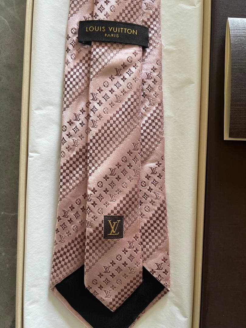 超メルカリ市特価★LOUIS VUITTON ネクタイ 箱なし★ピンク系