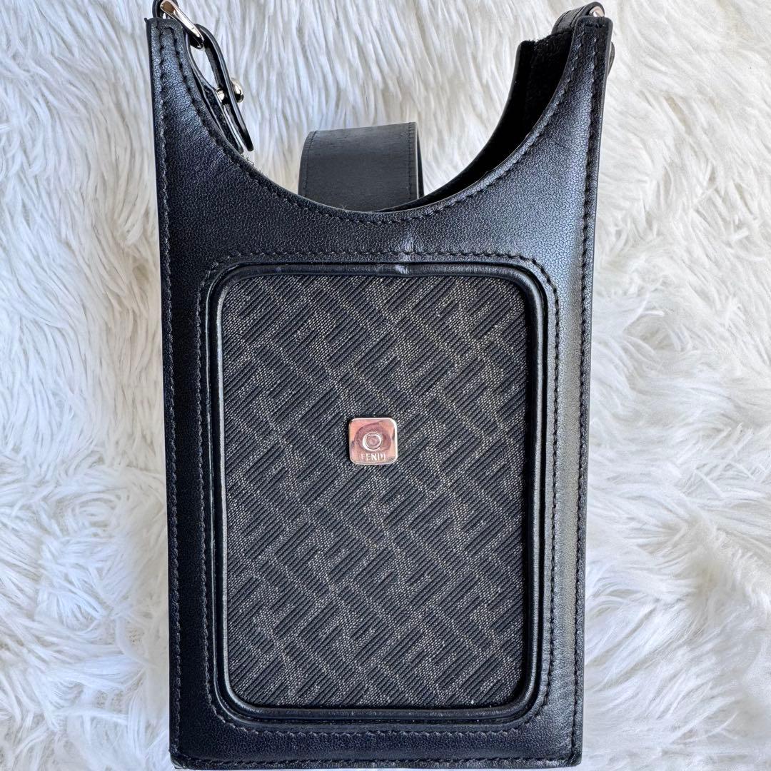 FENDI スマホバッグ ショルダーバック ブラック グレー ズッカ柄　2way