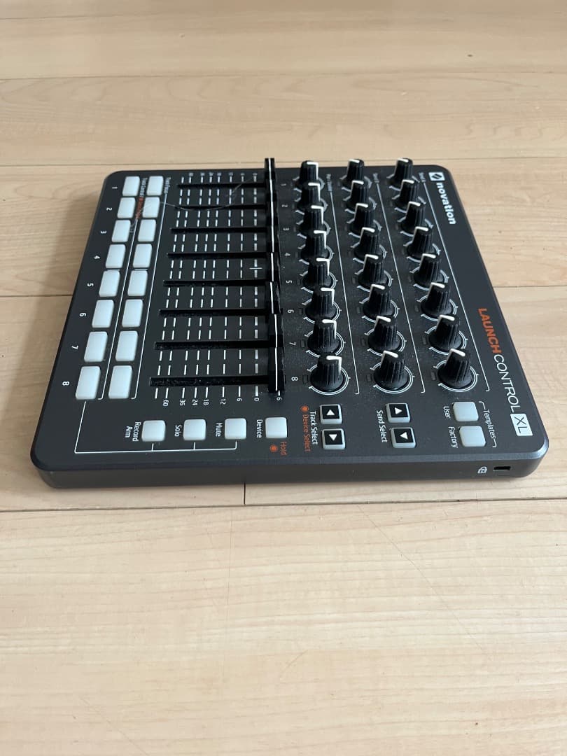 [美品] NOVATION LaunchControl XL