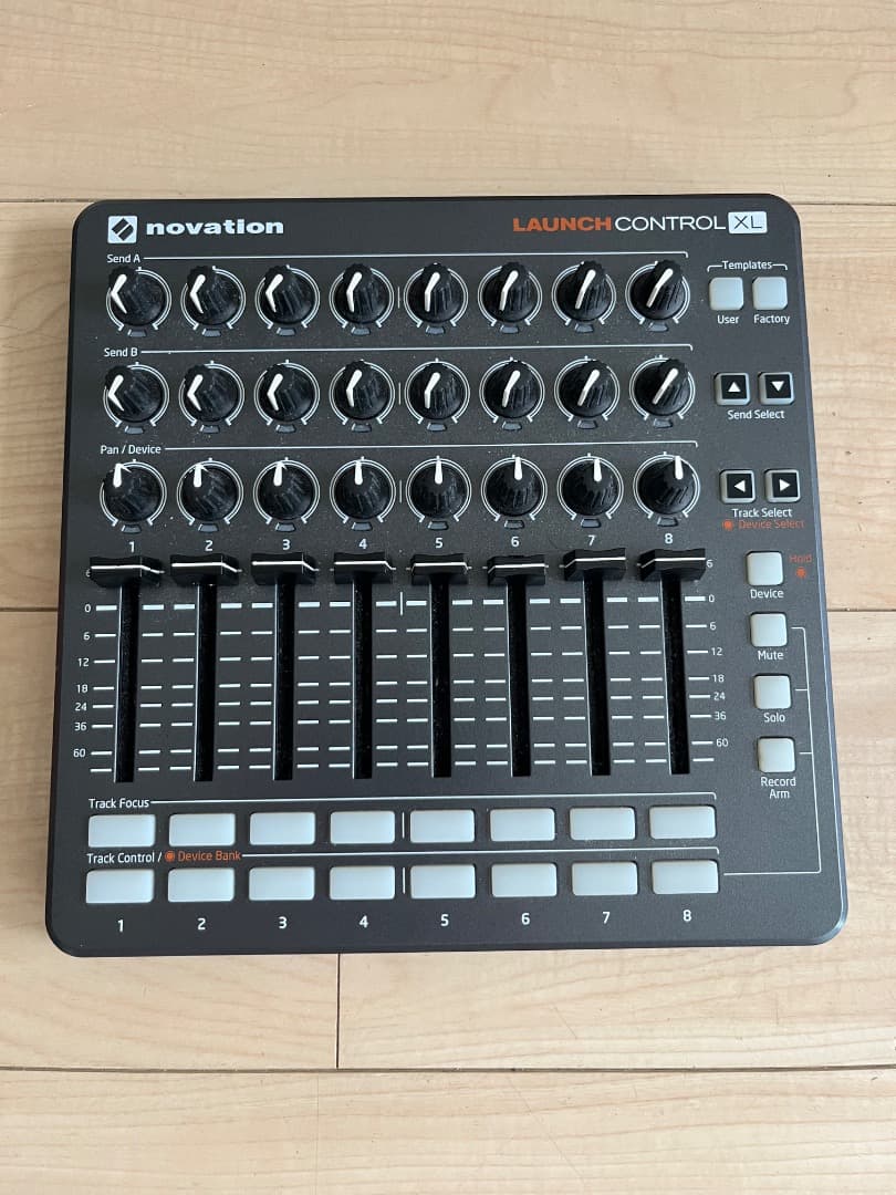 [美品] NOVATION LaunchControl XL
