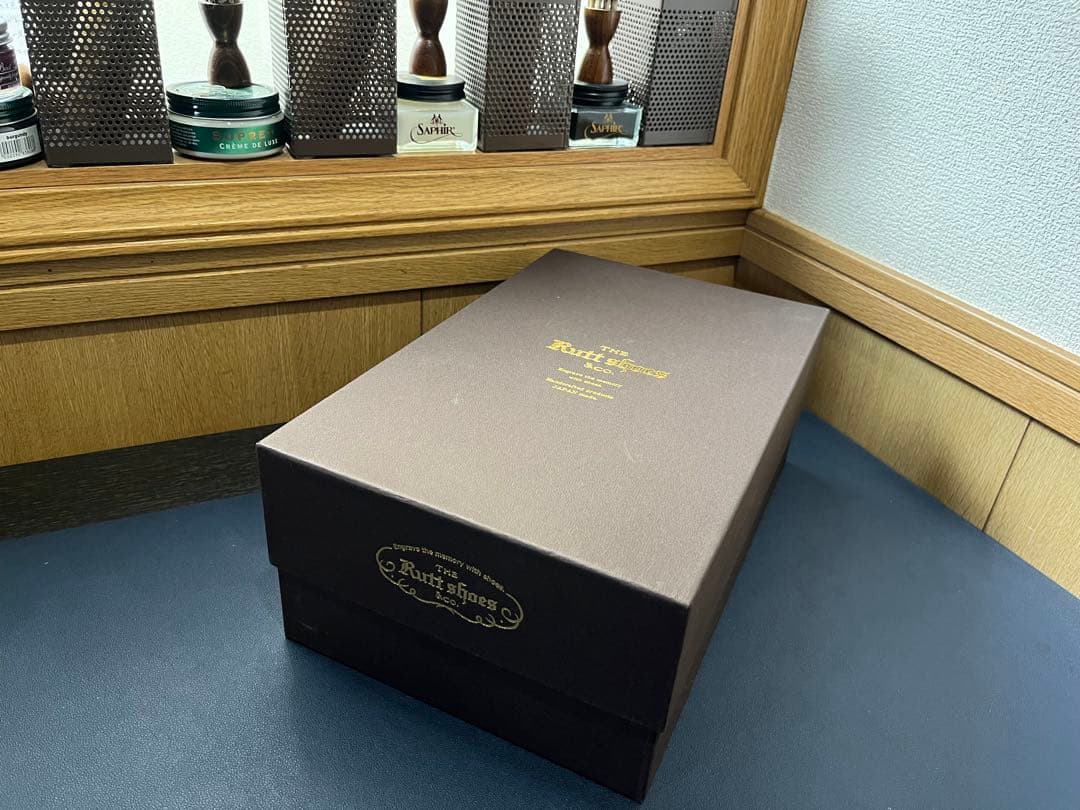 ★★★【美品】【箱付】THE RUTT SHOES MILES US9D