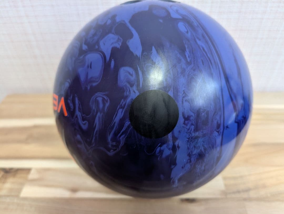 今日限定セール　ベノムショック　ボウリングボール　15P サムレス　MOTIV