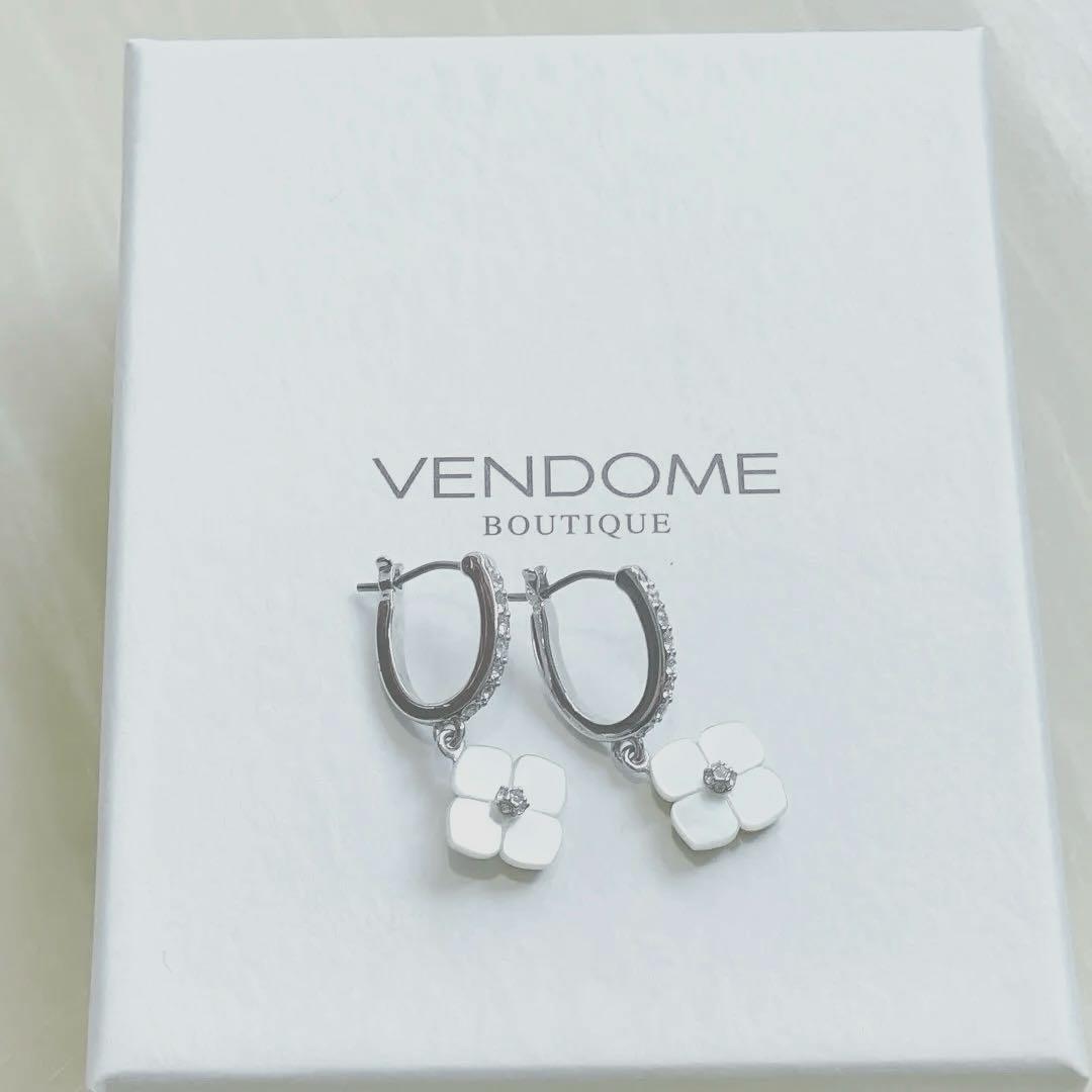 VENDOME ヴァンドーム ブティックシェル フラワーピアス【新品】