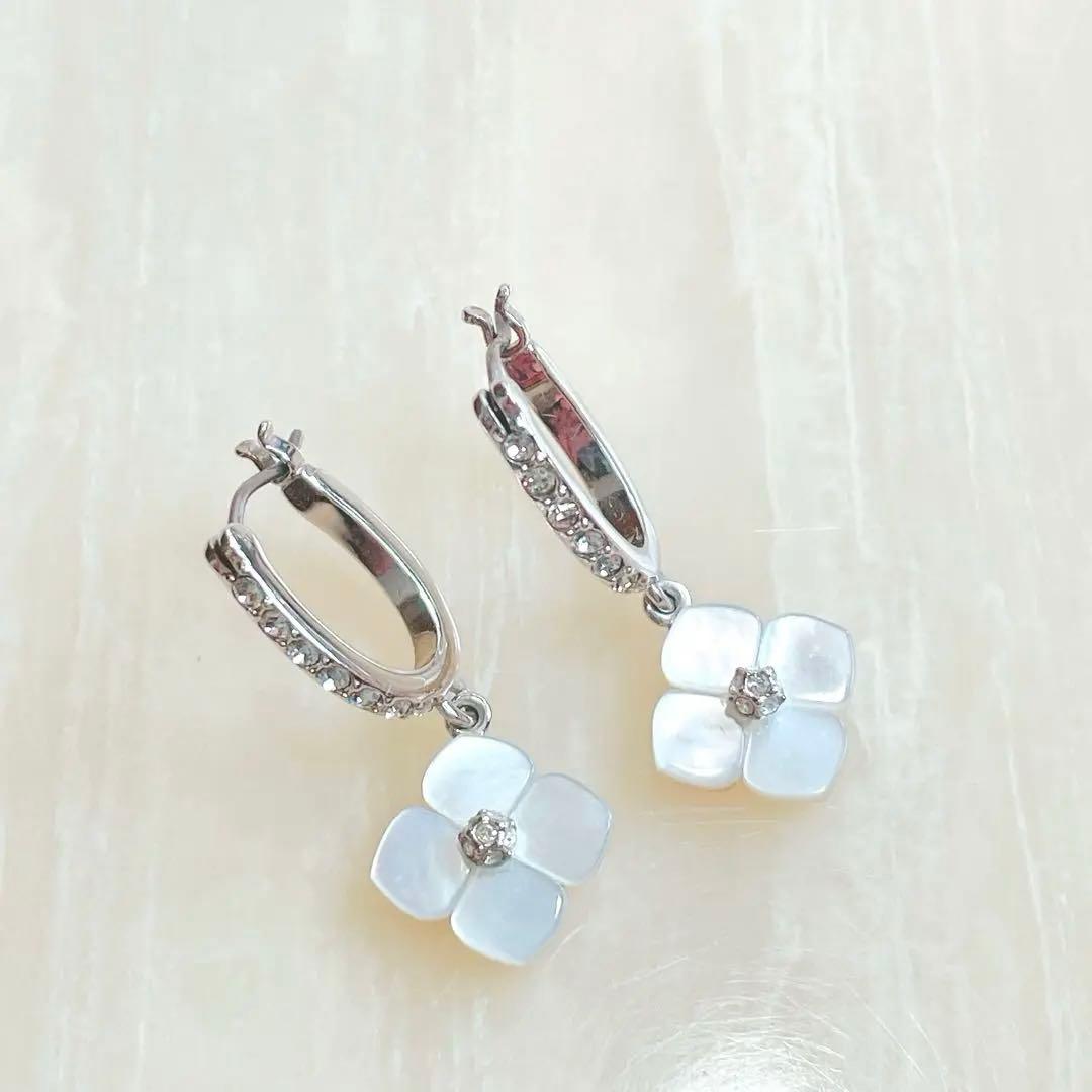 VENDOME ヴァンドーム ブティックシェル フラワーピアス【新品】