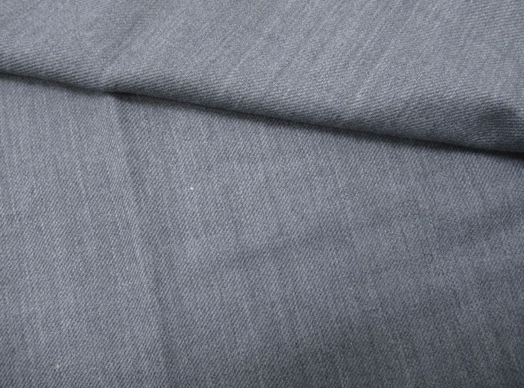 美品GUCCIグレー GGパターン マフラー フリンジ付き