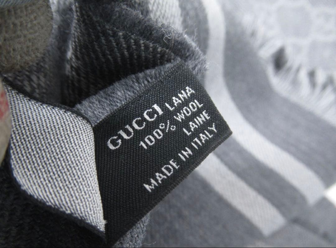 美品GUCCIグレー GGパターン マフラー フリンジ付き