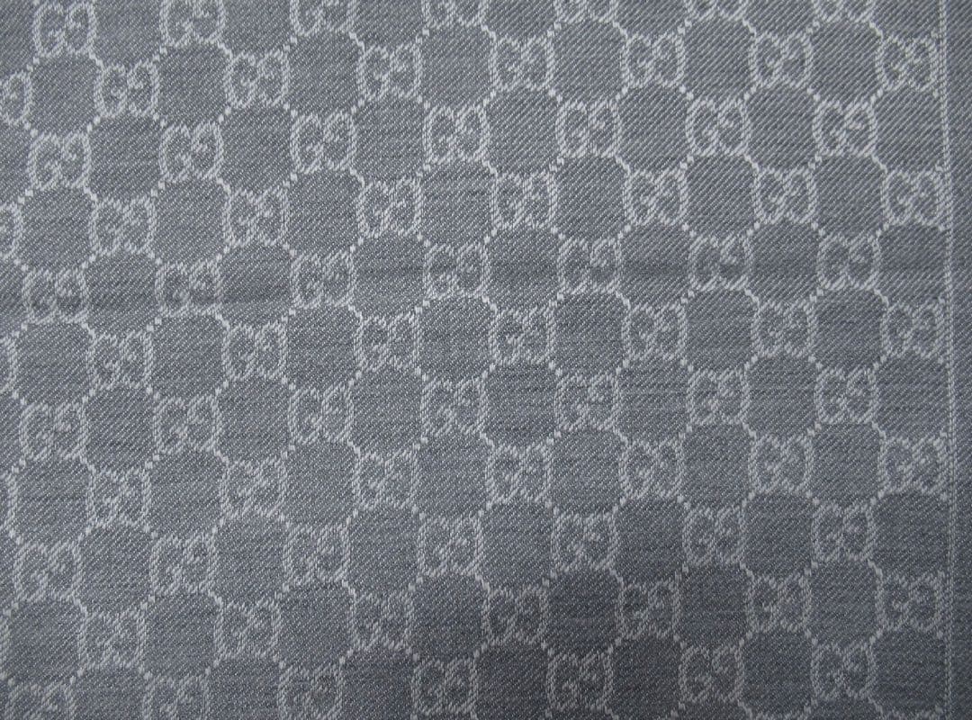 美品GUCCIグレー GGパターン マフラー フリンジ付き