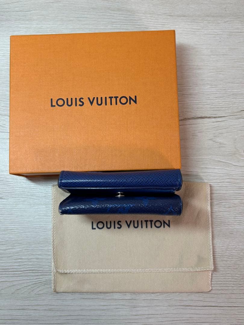 美品　ルイヴィトン ディスカバリーコンパクト タイガラマ 折り財布 ブルー