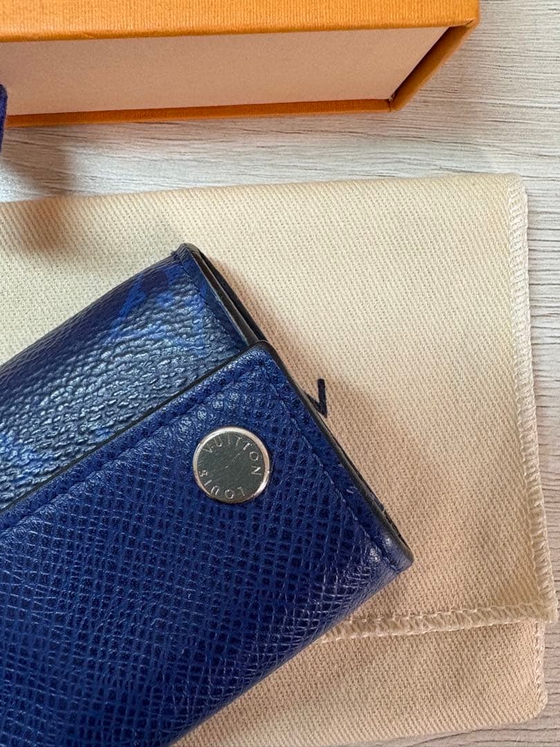 美品　ルイヴィトン ディスカバリーコンパクト タイガラマ 折り財布 ブルー