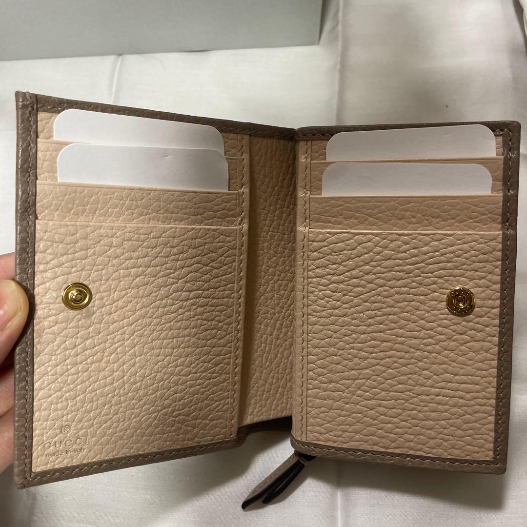 【ほぼ未使用】GUCCI ベージュレザー二つ折り財布