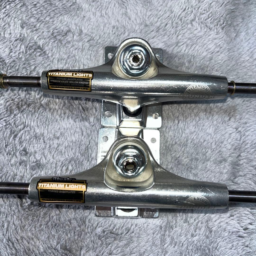 Titanium Lights スケートボード トラック 145mm