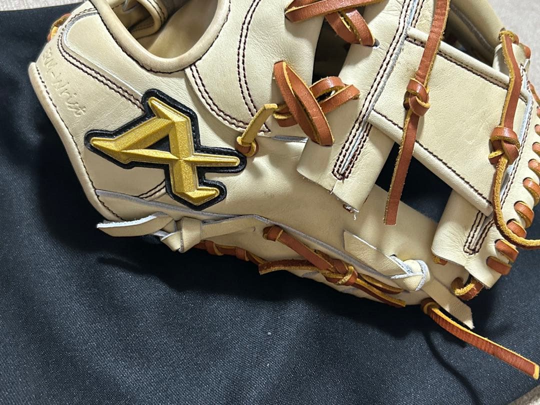 クリーム色 レザー 硬式グローブ 右投用アトムズ