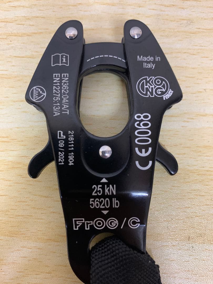 【中古】マウトリーコンテーラー KONG カラビナ ストラップ