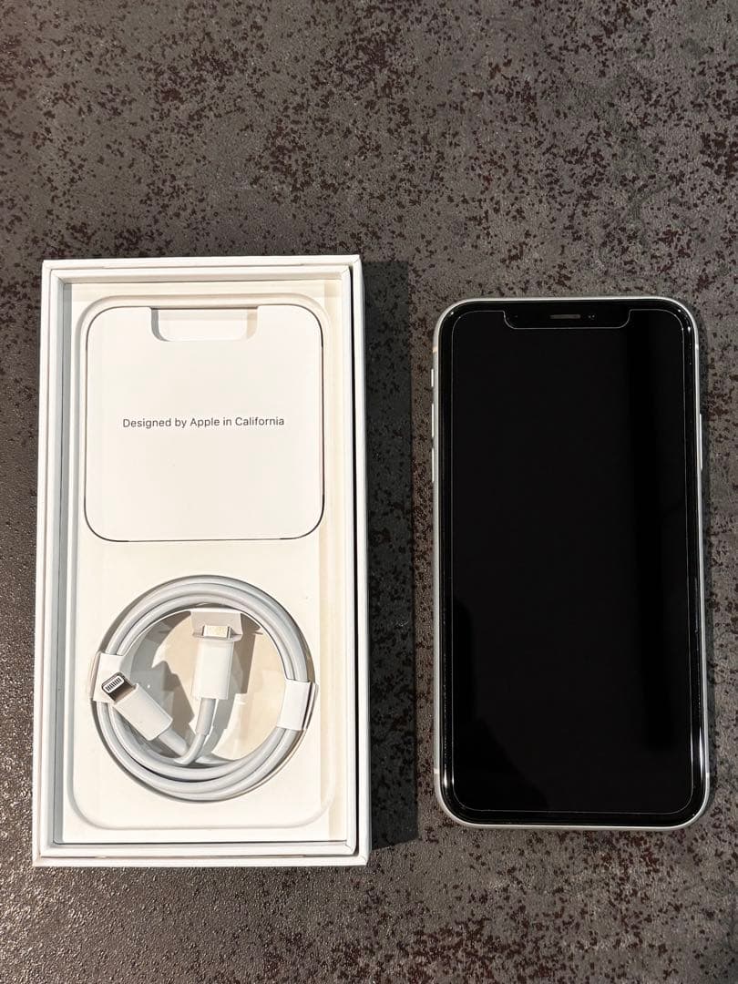 シルル　iPhone XR 128GB ホワイト82％ ,84% ２台