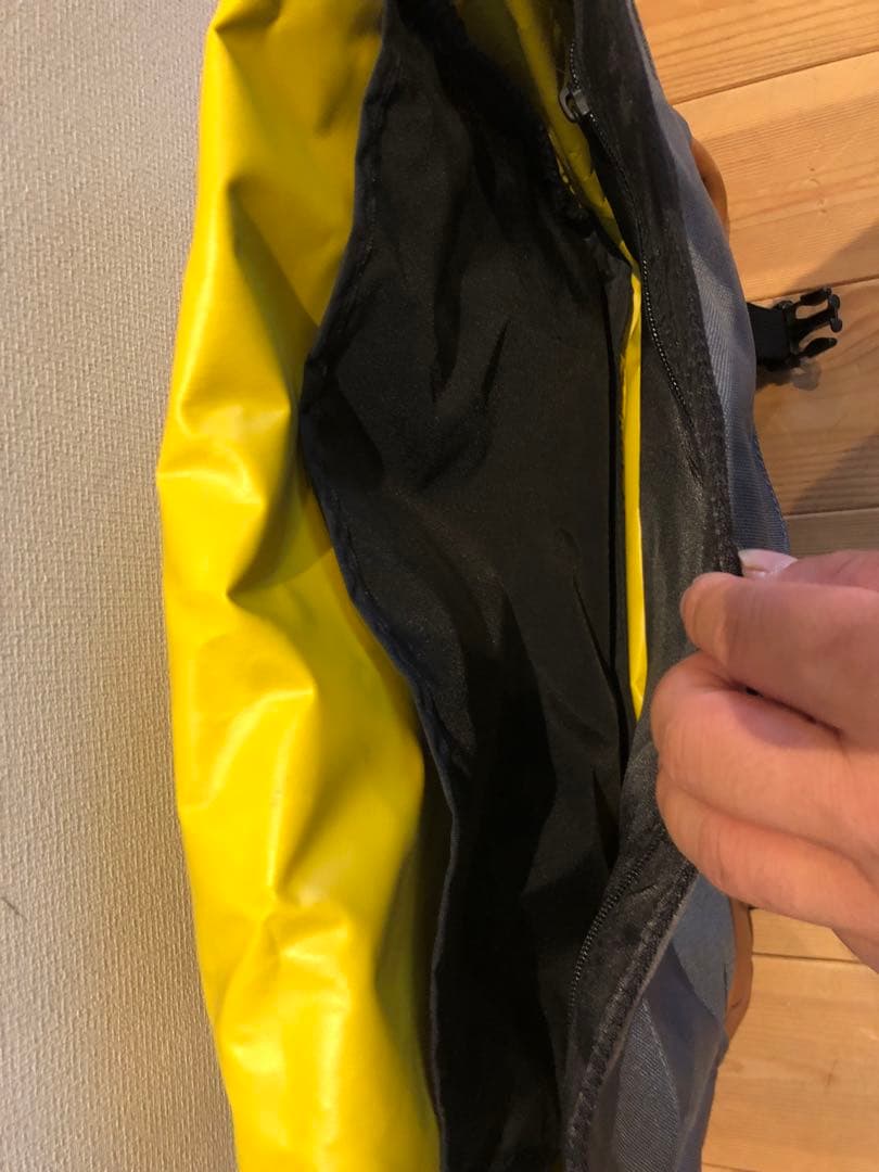 supreme messenger bag メッセンジャー　バッグ