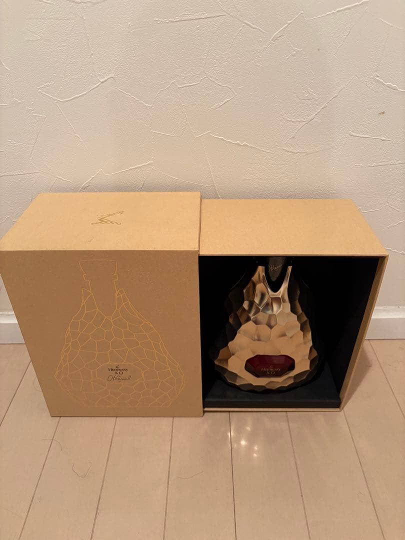 ヘネシーXO 限定品　Jean-Michel Othonvel