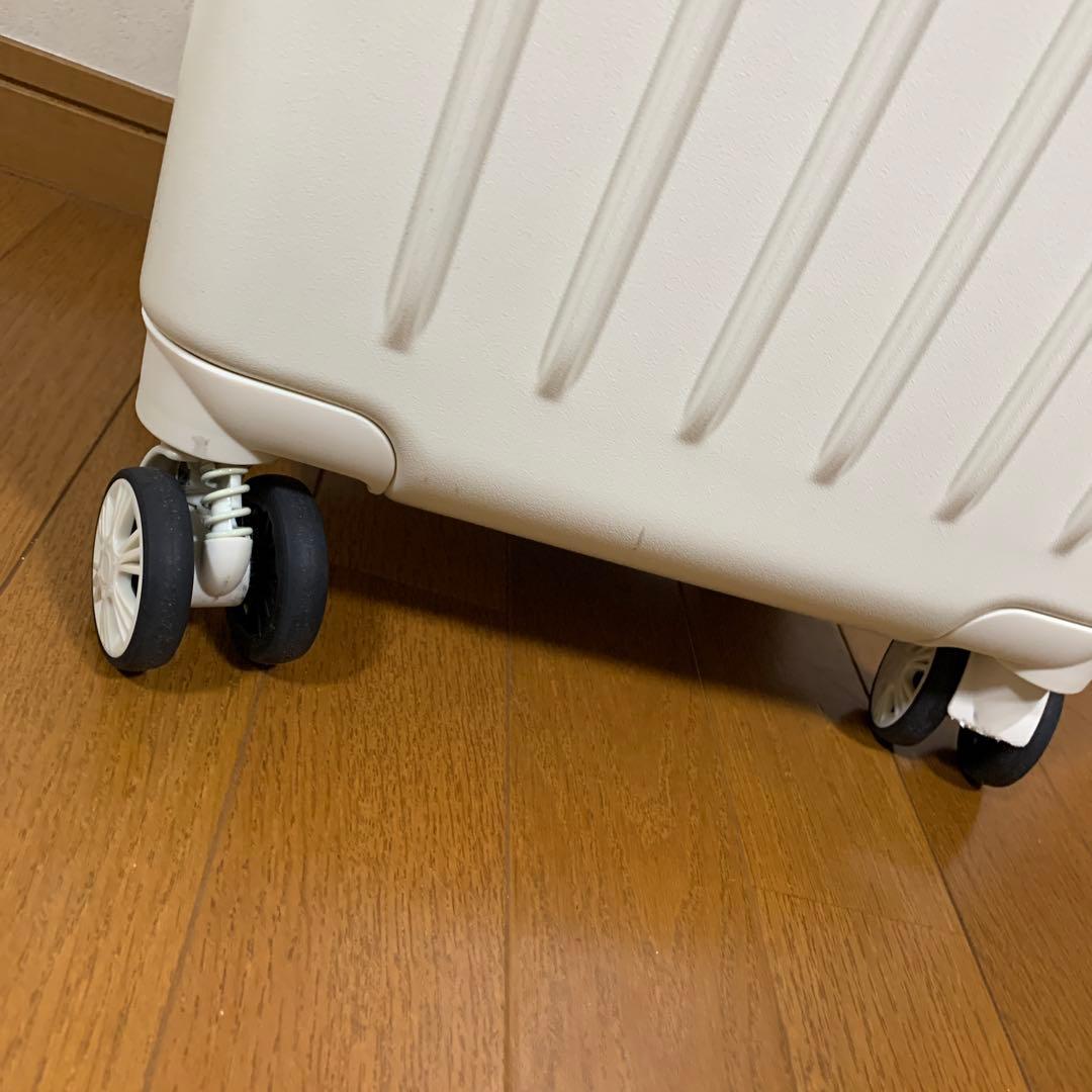 ミッフィーキャリーケース　30L ホワイト