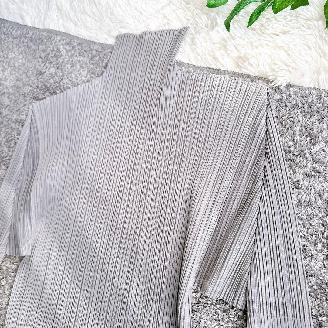 美品　日本製　プリーツプリーズ　長袖　カットソー　イッセイミヤケ　グレー