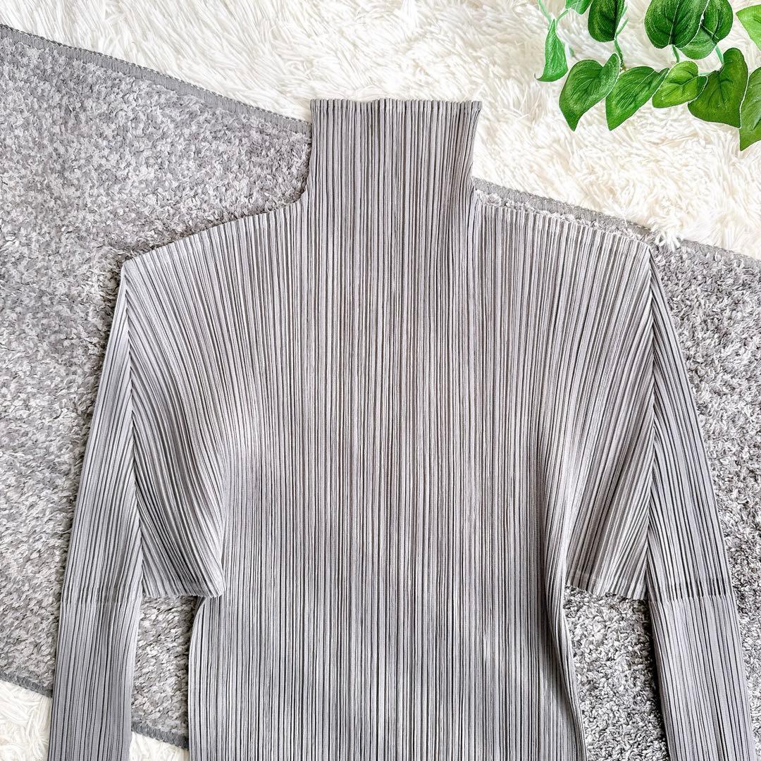 美品　日本製　プリーツプリーズ　長袖　カットソー　イッセイミヤケ　グレー