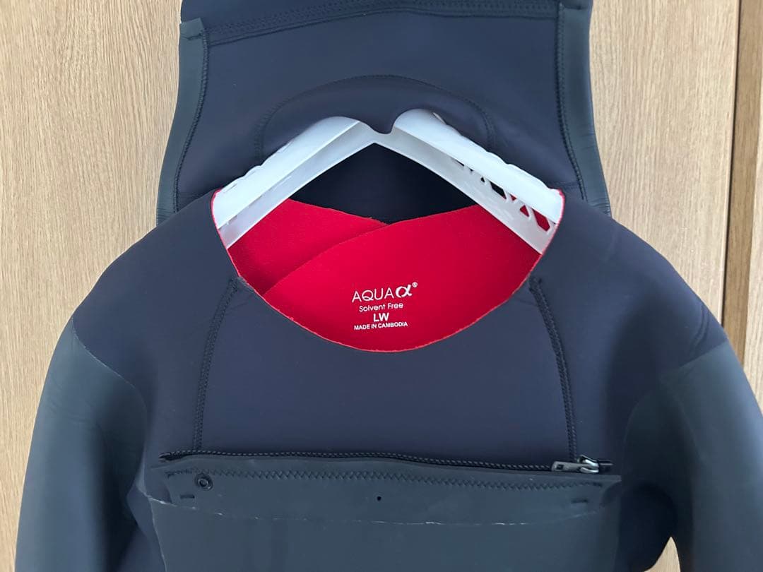 新品未使用セミドライスーツ５mm x ３mm サイズLWハイスペックで暖か〜い！