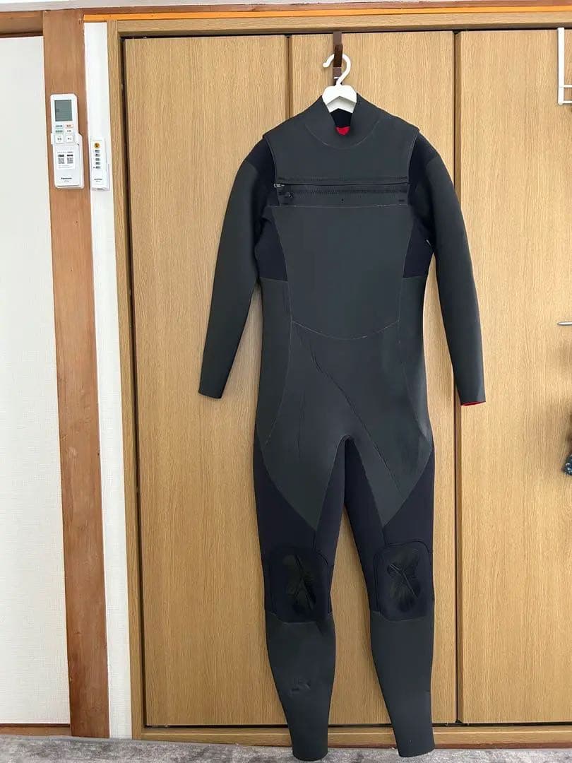 新品未使用セミドライスーツ５mm x ３mm サイズLWハイスペックで暖か〜い！