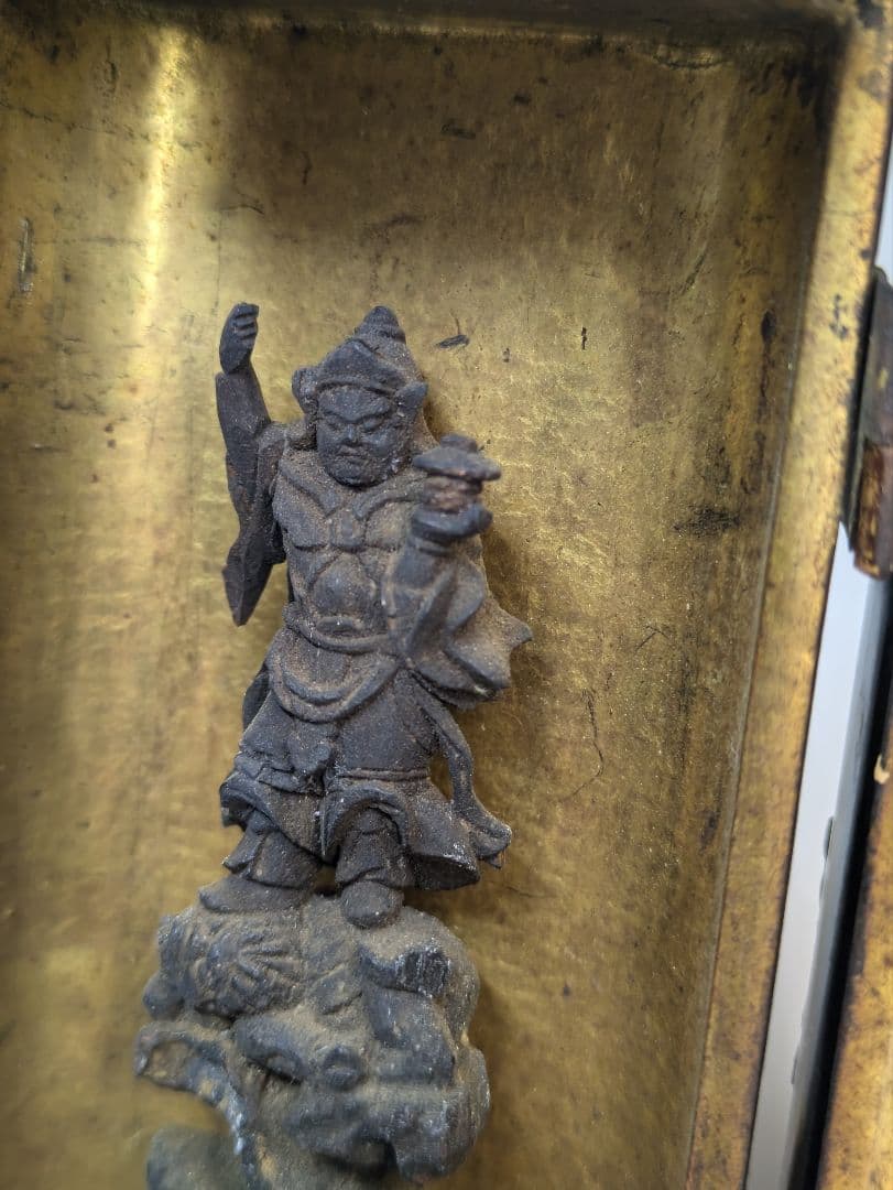 毘沙門天　念持仏　懐中仏　木彫　骨董　江戸時代　厨子　細密彫刻