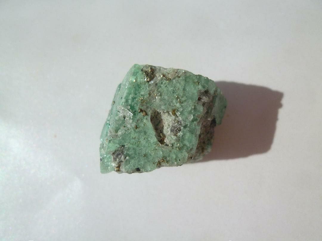 T*n様 コロンビア産 エメラルド ベリル パイライト 鉱物標本 原石