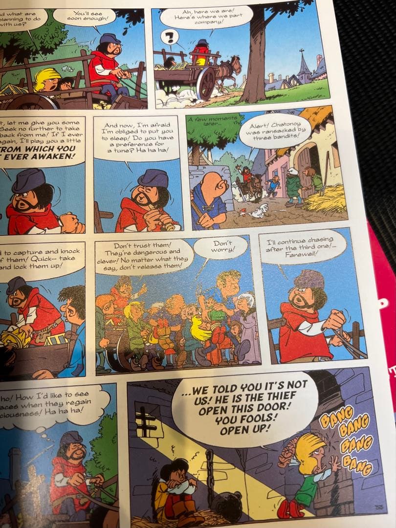 英語絵本　the Smurfs 3 in 1