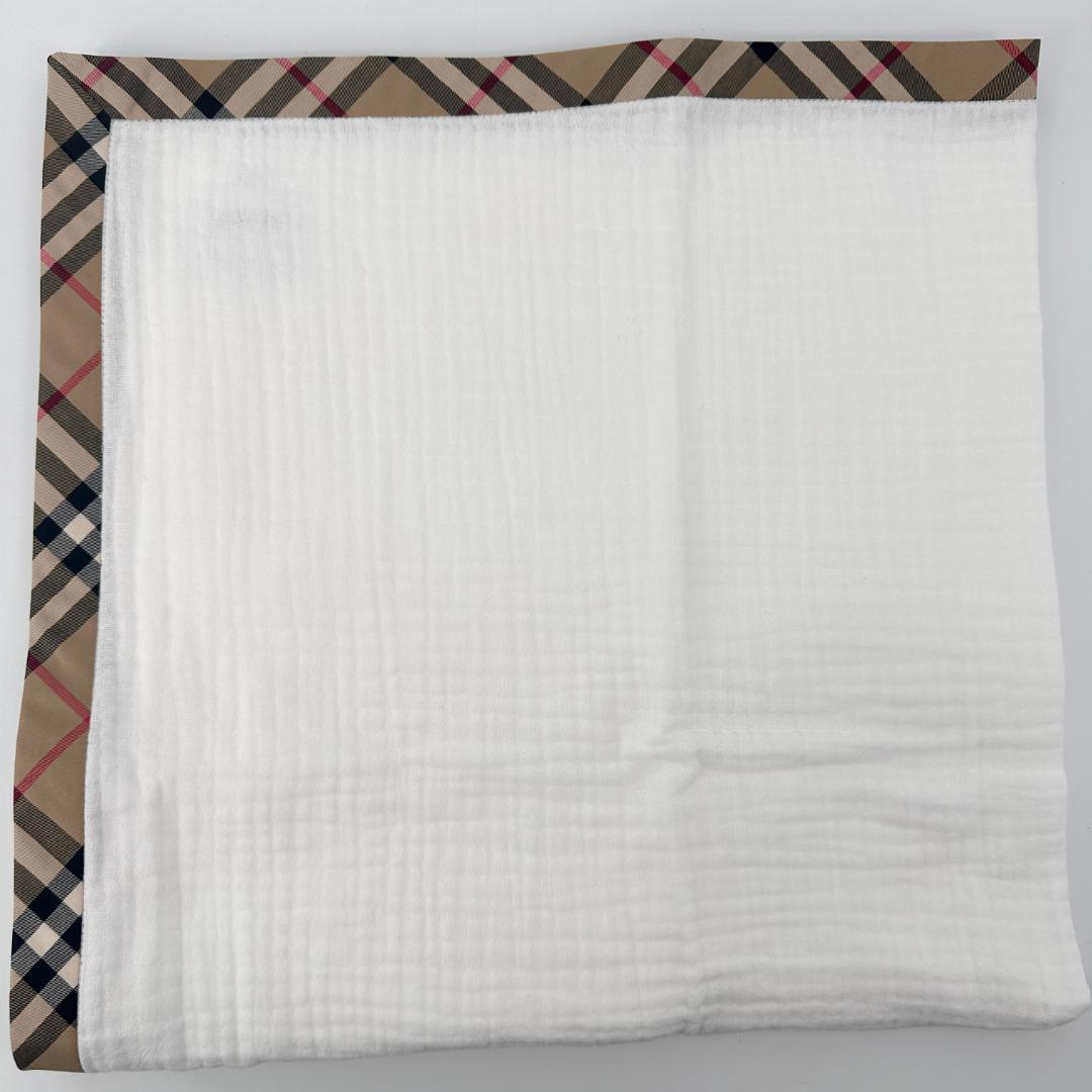 【未使用品】バーバリー　おくるみ　baby赤ちゃん　出産祝い　ブランケット