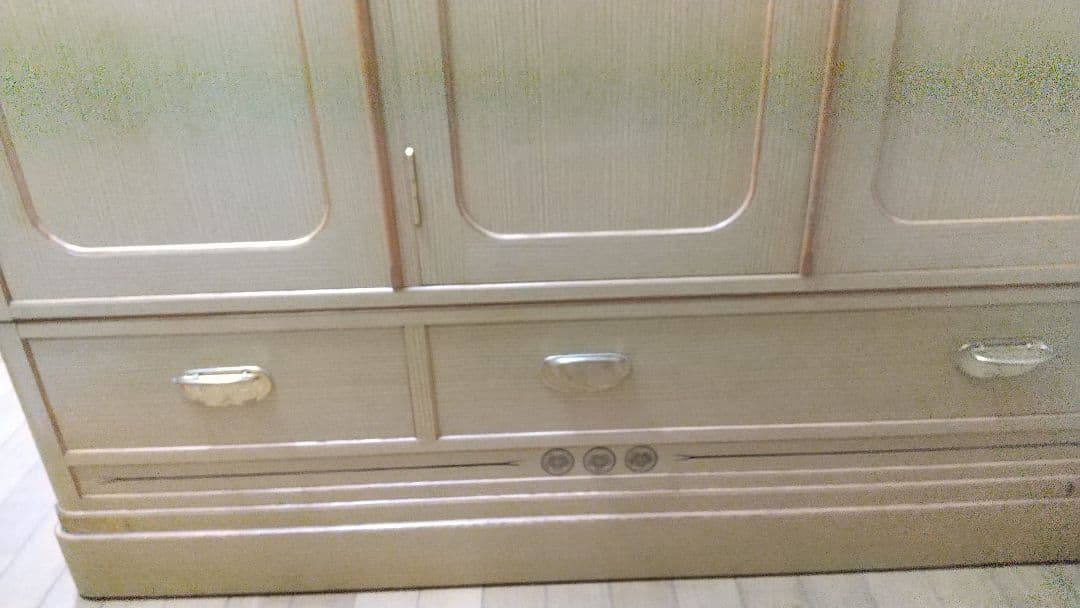 ゴールド桐製タンス ハンガーラック付き