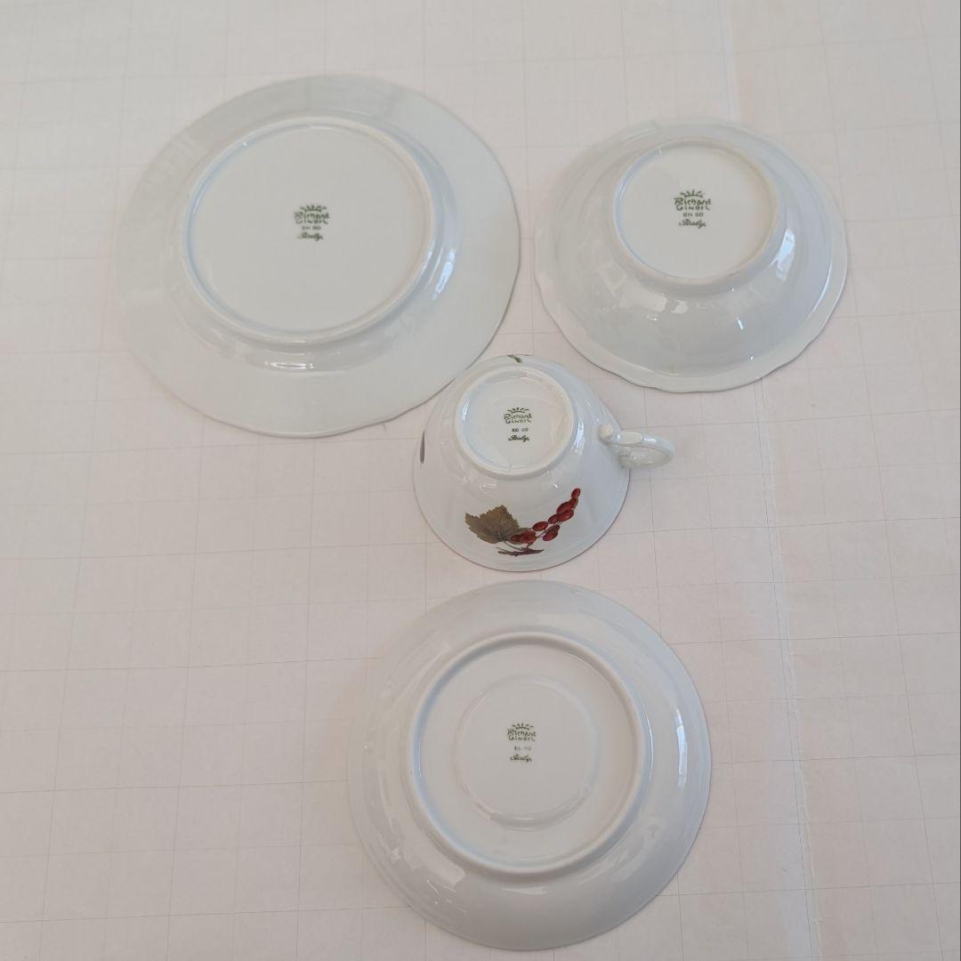 リチャードジノリ　 秋の実柄カップ＆ソーサー、プレート、フルーツボールセット