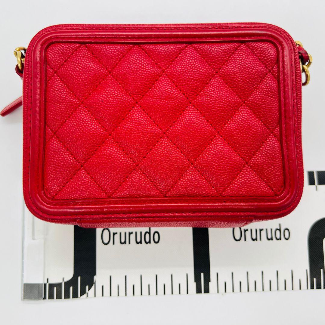 シャネル CCフィリグリー ショルダー　バニティ レッド キャビアスキン レザー