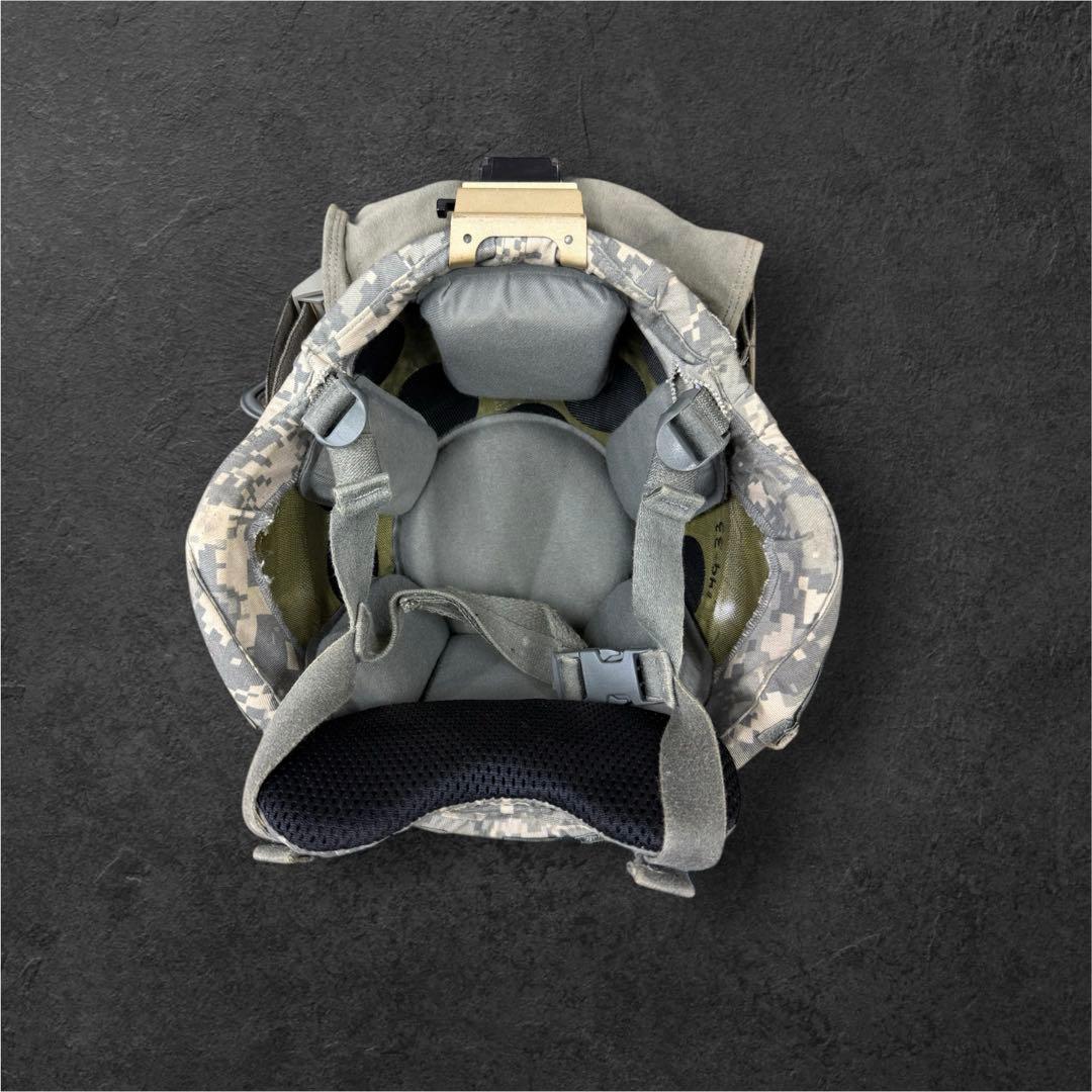 実物　米陸軍ヘルメット/ACUパターンカバー