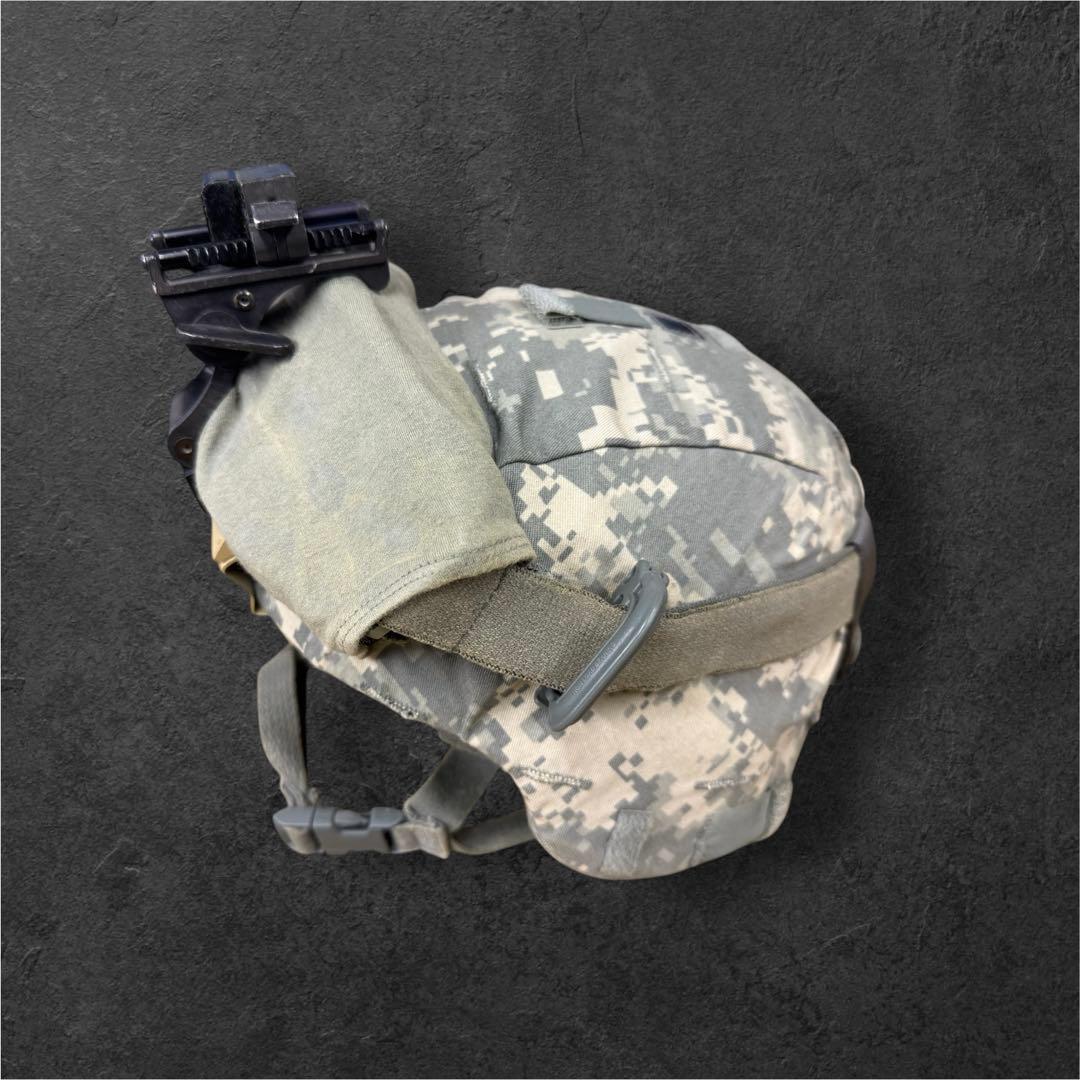実物　米陸軍ヘルメット/ACUパターンカバー