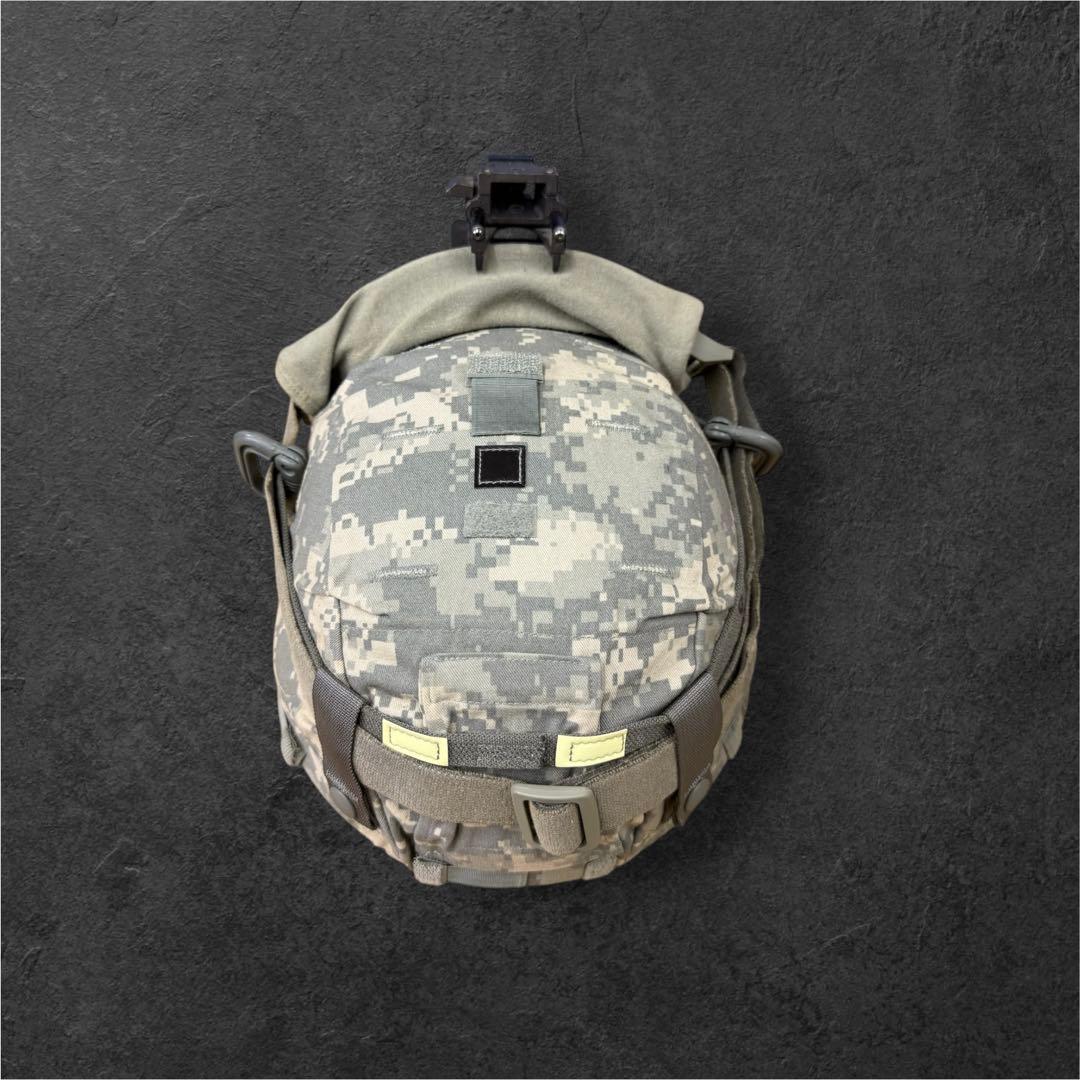 実物　米陸軍ヘルメット/ACUパターンカバー