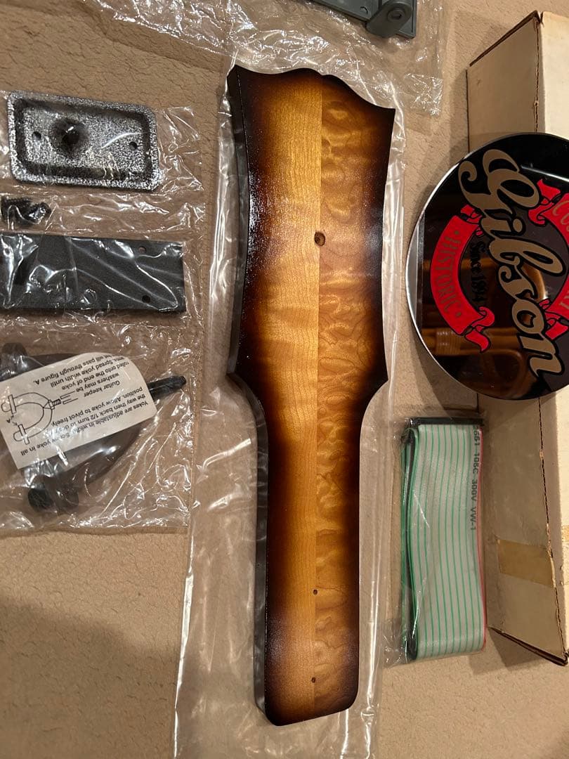 最終値下げ レア 非売品 Gibsonロゴ入りギターハンガ