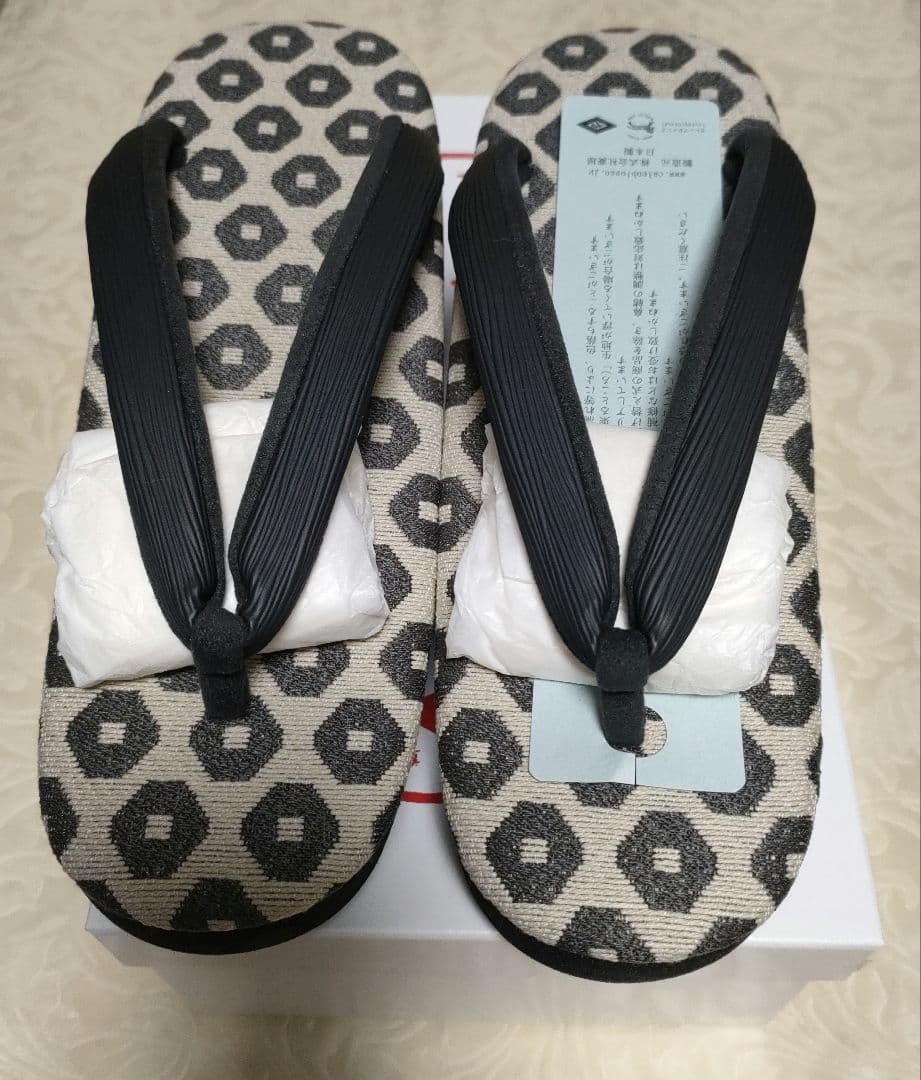 鼻緒黒 菱屋謹製　カレンブロッソ オクタゴン40 CAFE ZORI（Ｌサイズ）