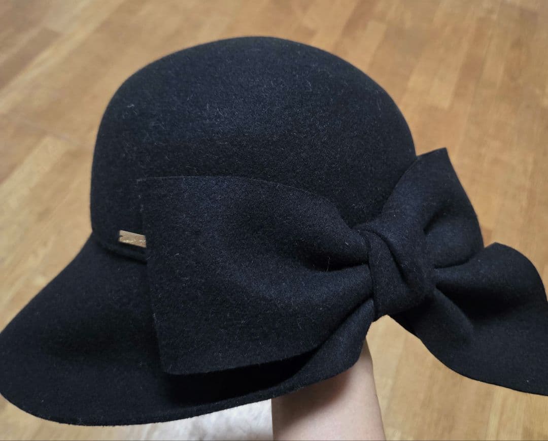 カシラ　ブリュレ　リボン付きブラックウールハット　女優帽