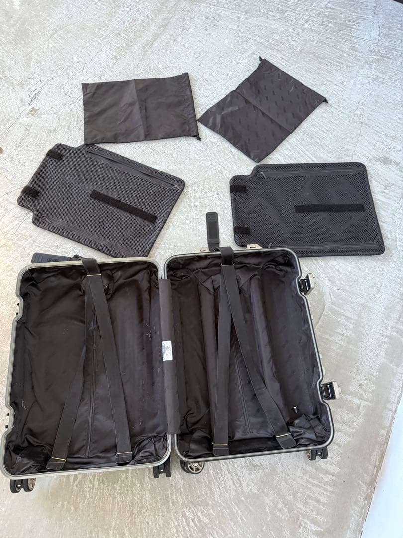 【貴重な4輪タイプ】RIMOWA キャリーケース トパーズ チタニウム　33L