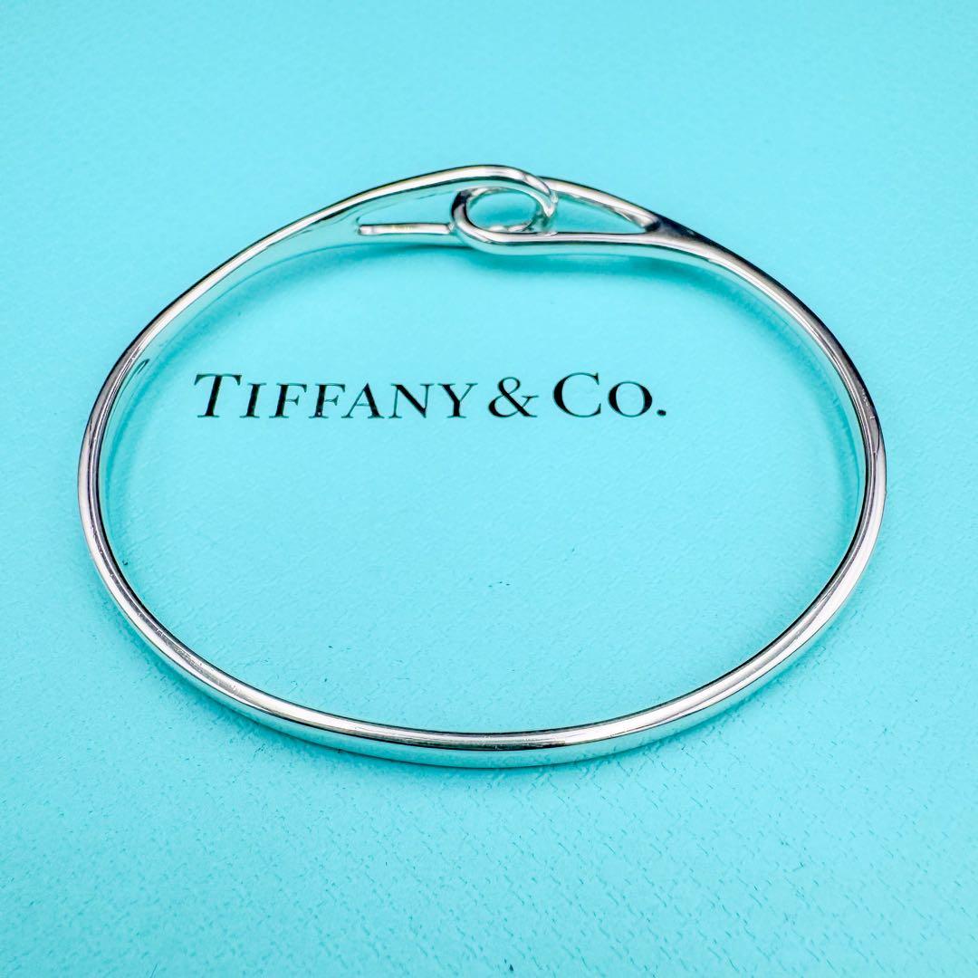 【TIFFANY&Co】　鏡面仕上げ　ダブルループ バングル T&Co
