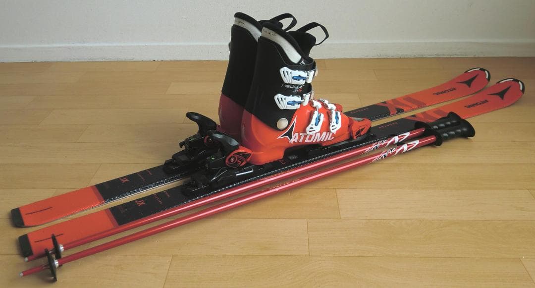 ■■送料無料■ATOMIC■ジュニア用スキー4点セット■140/24-24.5■
