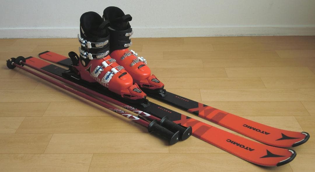 ■■送料無料■ATOMIC■ジュニア用スキー4点セット■140/24-24.5■