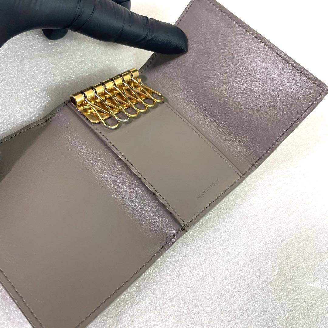 セリーヌ キーケース　グレージュ　6連フック レザー　レディース エッセンシャル