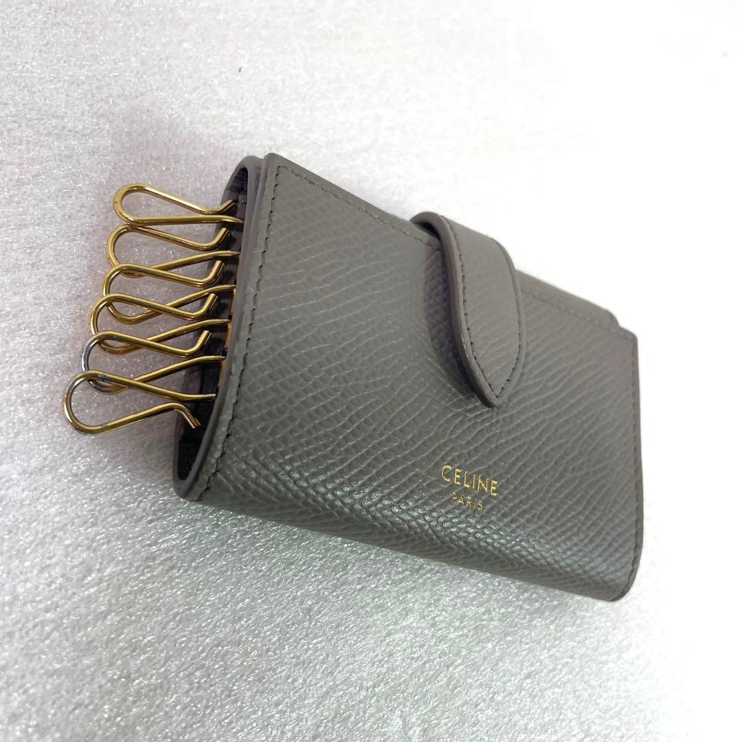 セリーヌ キーケース　グレージュ　6連フック レザー　レディース エッセンシャル