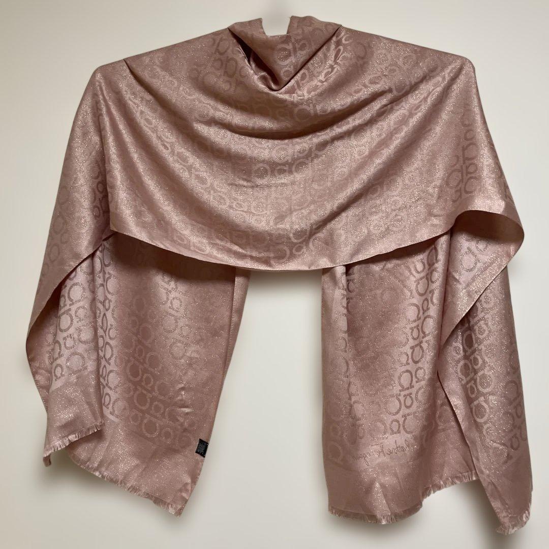 新品未使用✨Ferragamoシルク混紡ストール 約67cm x 180 cm