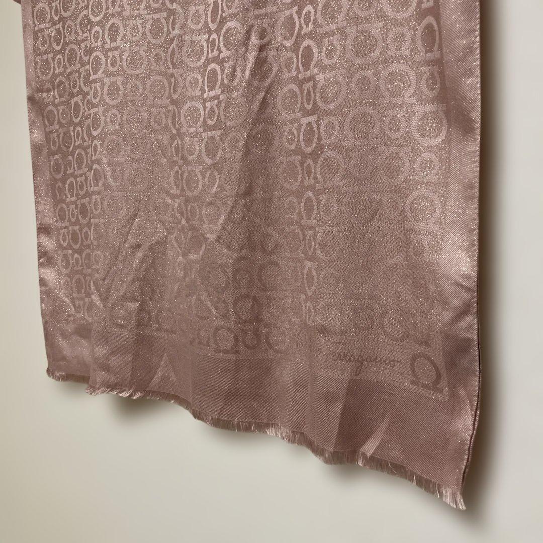新品未使用✨Ferragamoシルク混紡ストール 約67cm x 180 cm