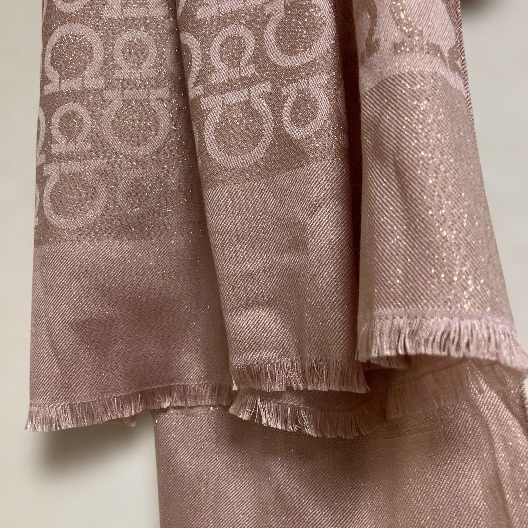 新品未使用✨Ferragamoシルク混紡ストール 約67cm x 180 cm
