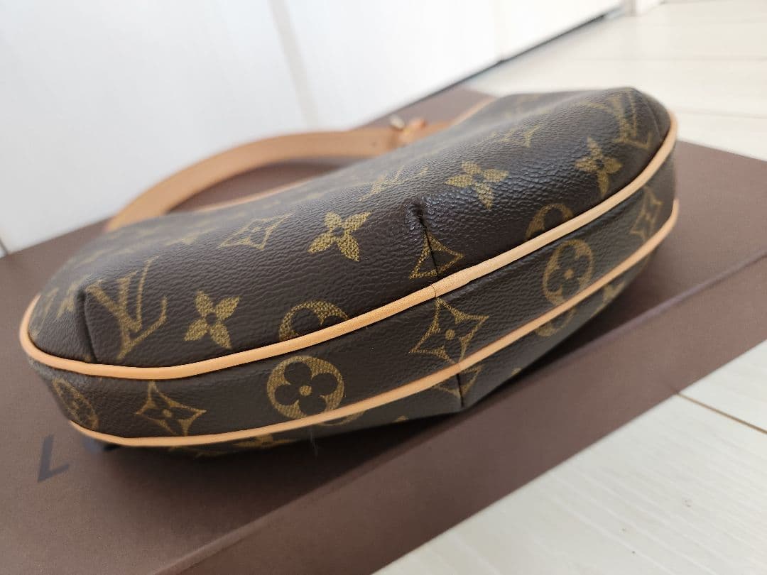 Louis Vuitton モノグラム ショルダーバッグ　クロワッサン